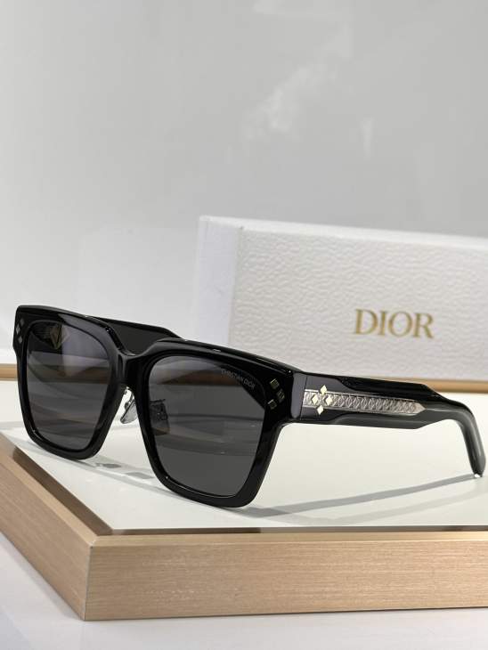 Picture of Dior Sunglasses _SKUfw75975554fw